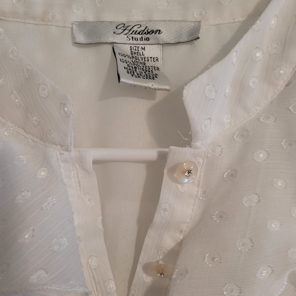 Hudson studio, medium pearl blouse. Used, but in great conditions.